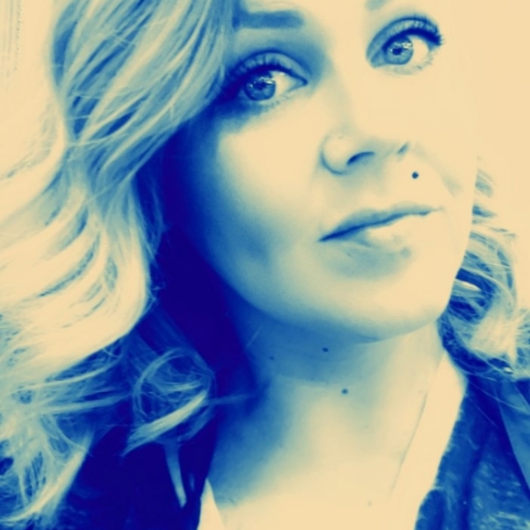 Meet your Posher, Charlotte - Picture 3 of 5